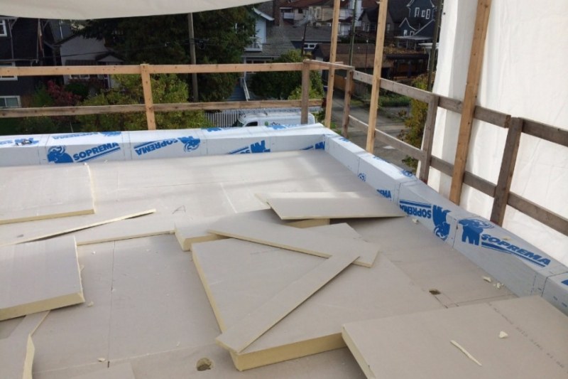 flat roof with soprema roofing materials